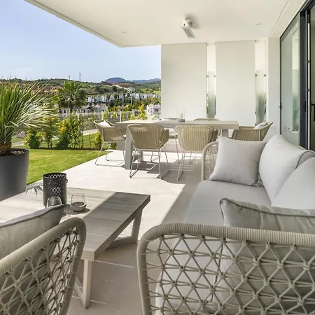 Fabuloso Con Jardin Privado Y Jacuzzi شقة *