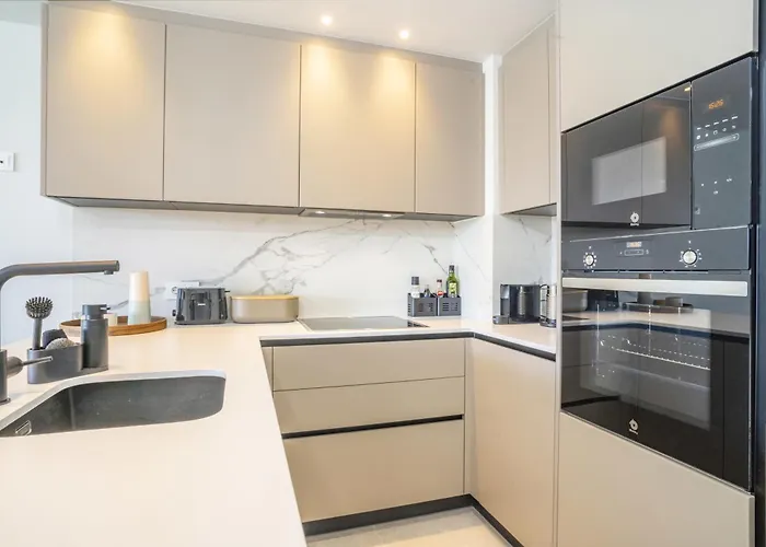 Fabuloso Con Jardin Privado Y Jacuzzi. * Estepona