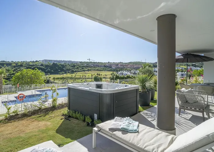 Lejlighed Fabuloso Con Jardin Privado Y Jacuzzi. Estepona