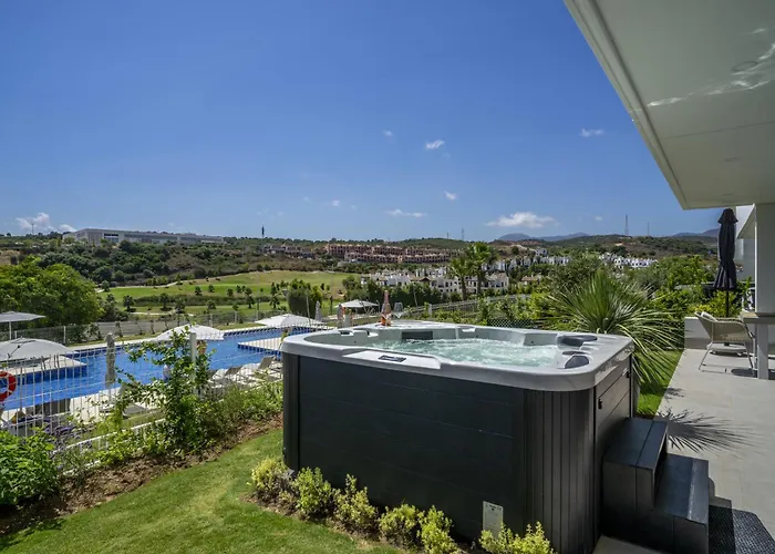 Lejlighed Fabuloso Con Jardin Privado Y Jacuzzi. Estepona
