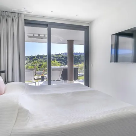 Fabuloso Con Jardín Privado Y Jacuzzi Apartamento Estepona