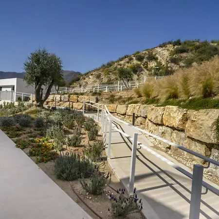 Appartamento Fabuloso Con Jardin Privado Y Jacuzzi