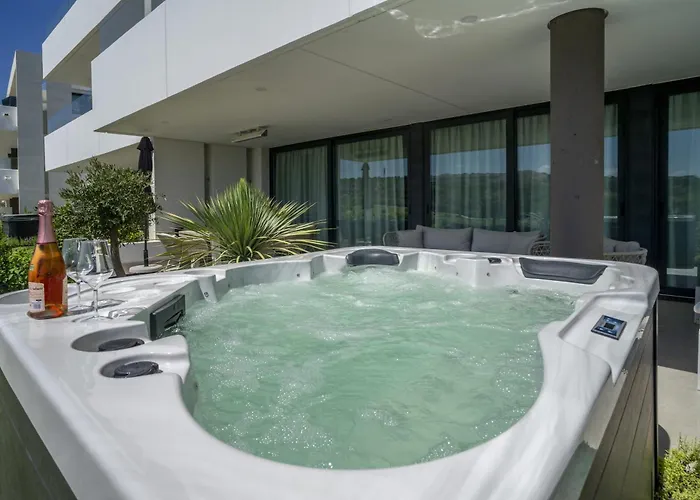 Fabuloso Con Jardin Privado Y Jacuzzi.